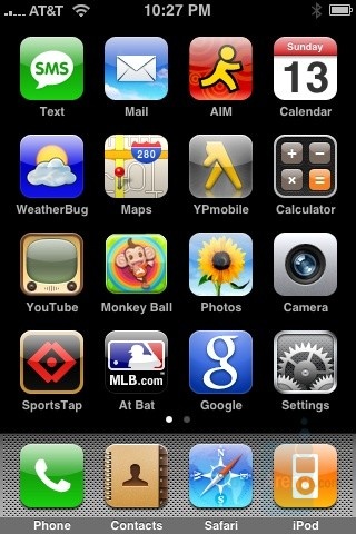 iPhone OS 2: ra mắt vào năm 2008, đã lấp vào những khoảng trống mà phiên bản đầu tiên còn thiếu. Quan trọng hơn, Apple đã giới thiệu App Store, cho phép người dùng có thể tải các ứng dụng, trò chơi và nhiều tiện ích khác. Bản cập nhật này cũng giúp cho việc tìm kiếm trong danh bạ dễ dàng hơn, ngoài ra Apple còn trang bị thêm cho iPhone ứng dụng Máy tính.