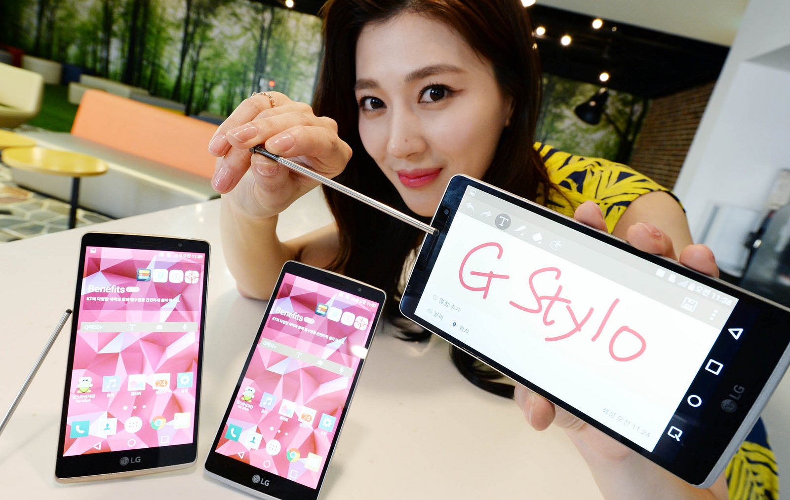 LG ra mat phablet tam trung moi G Stylo ho tro the nho 2TB hinh anh