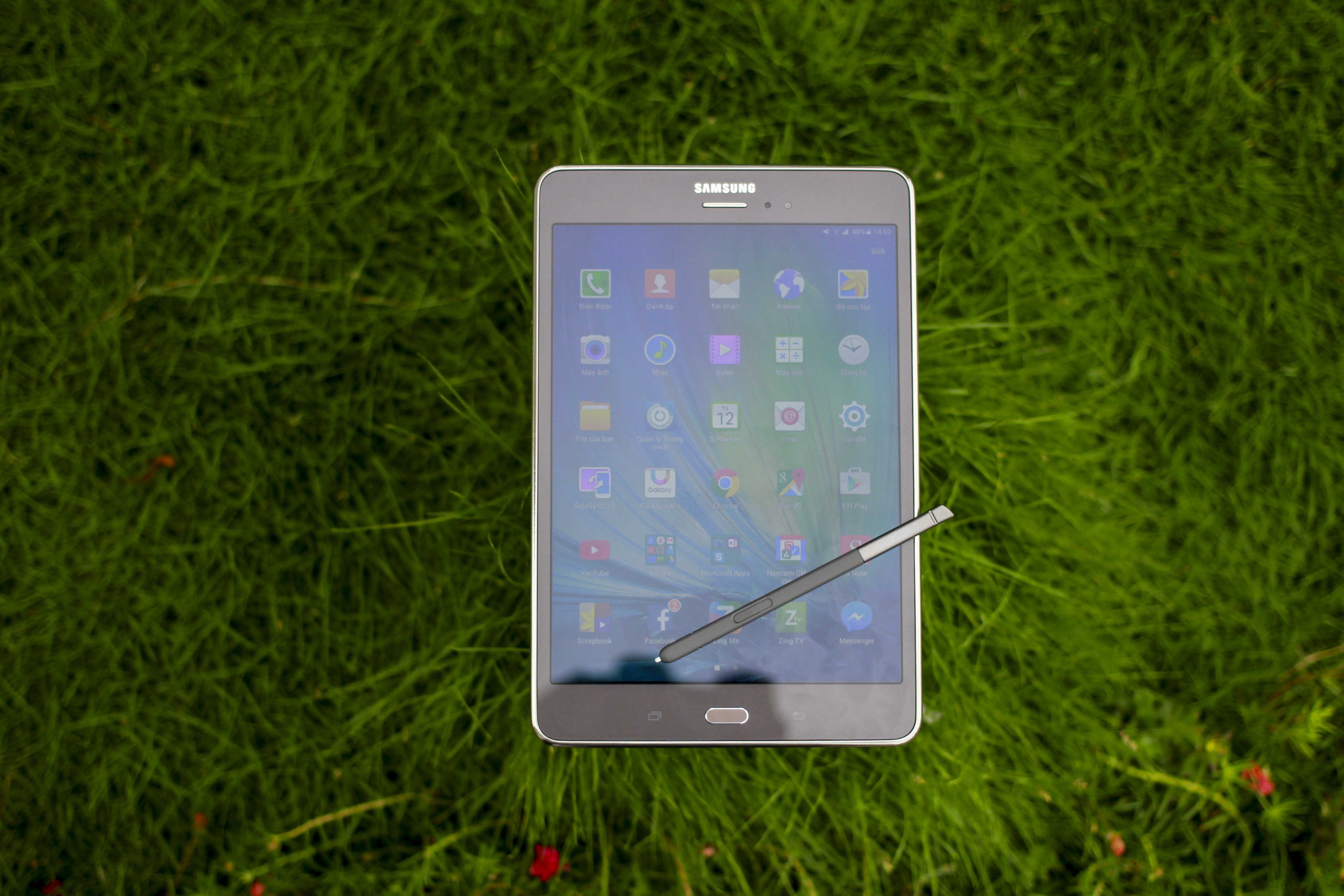 Galaxy Tab A có màn hình 4:3, thiết kế khá. 