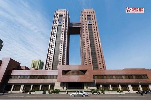 Hình ảnh liên quan đến vụ hỏa hoạn tại khách sạn Koryo xuất hiện trên truyền thống thế giới được cho là nguyên nhân khiến Instagram bị chặn. Ảnh: AP.