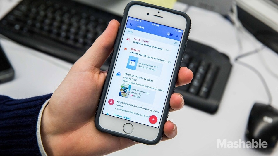 Cach chuyen danh ba tu Gmail vao iPhone hinh anh