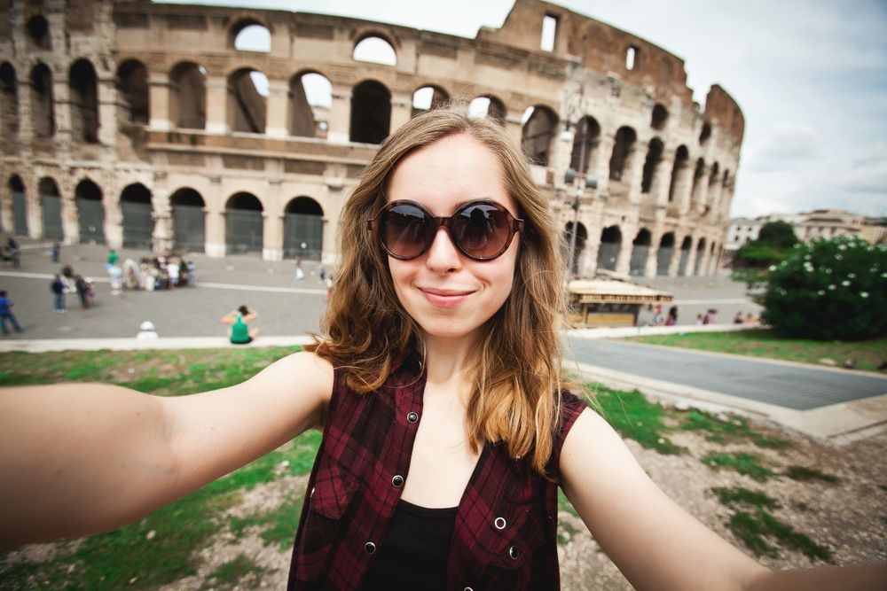 Cach chup tu suong anh ao tren iPhone hinh anh