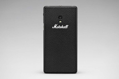 Mặt sau thiết bị được làm bằng da có logo của Marshall cùng camera 8 Megapixel.