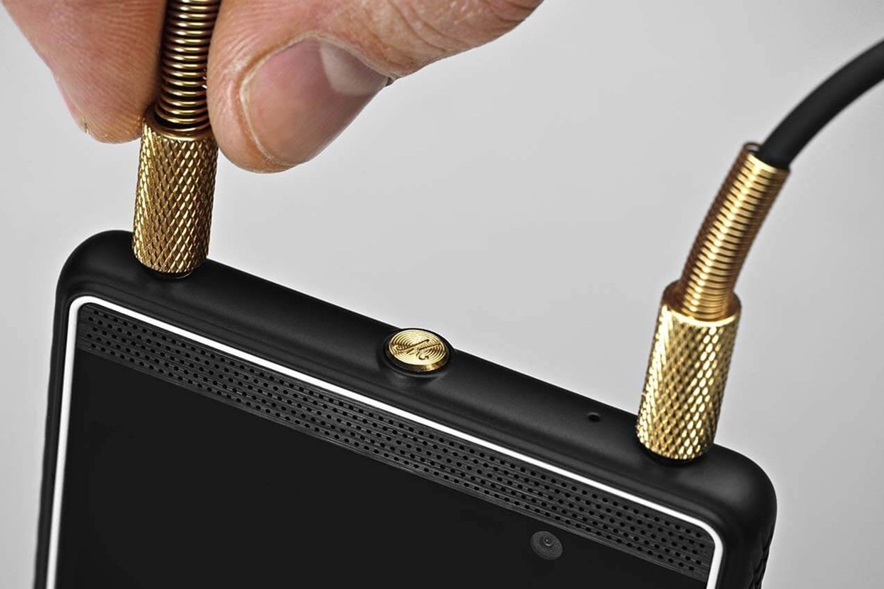 Thiết bị được trang bị card âm thanh Wolfson WM8281 Audio, bộ cân bằng âm thanh và Bluetooth APTX cho âm thanh không dây chất lượng cao.