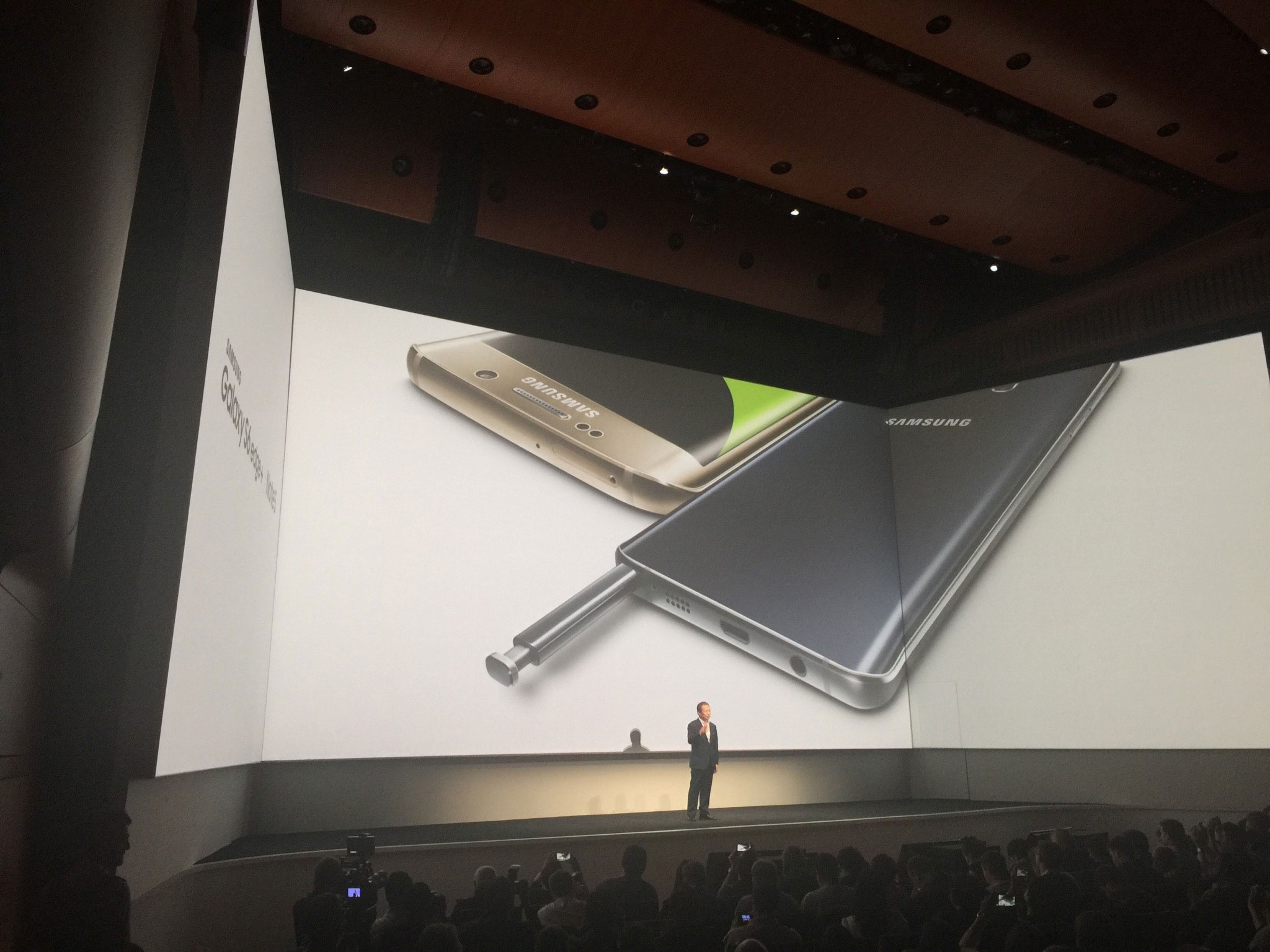 Toan canh su kien ra mat Galaxy Note 5 va S6 Edge Plus hinh anh