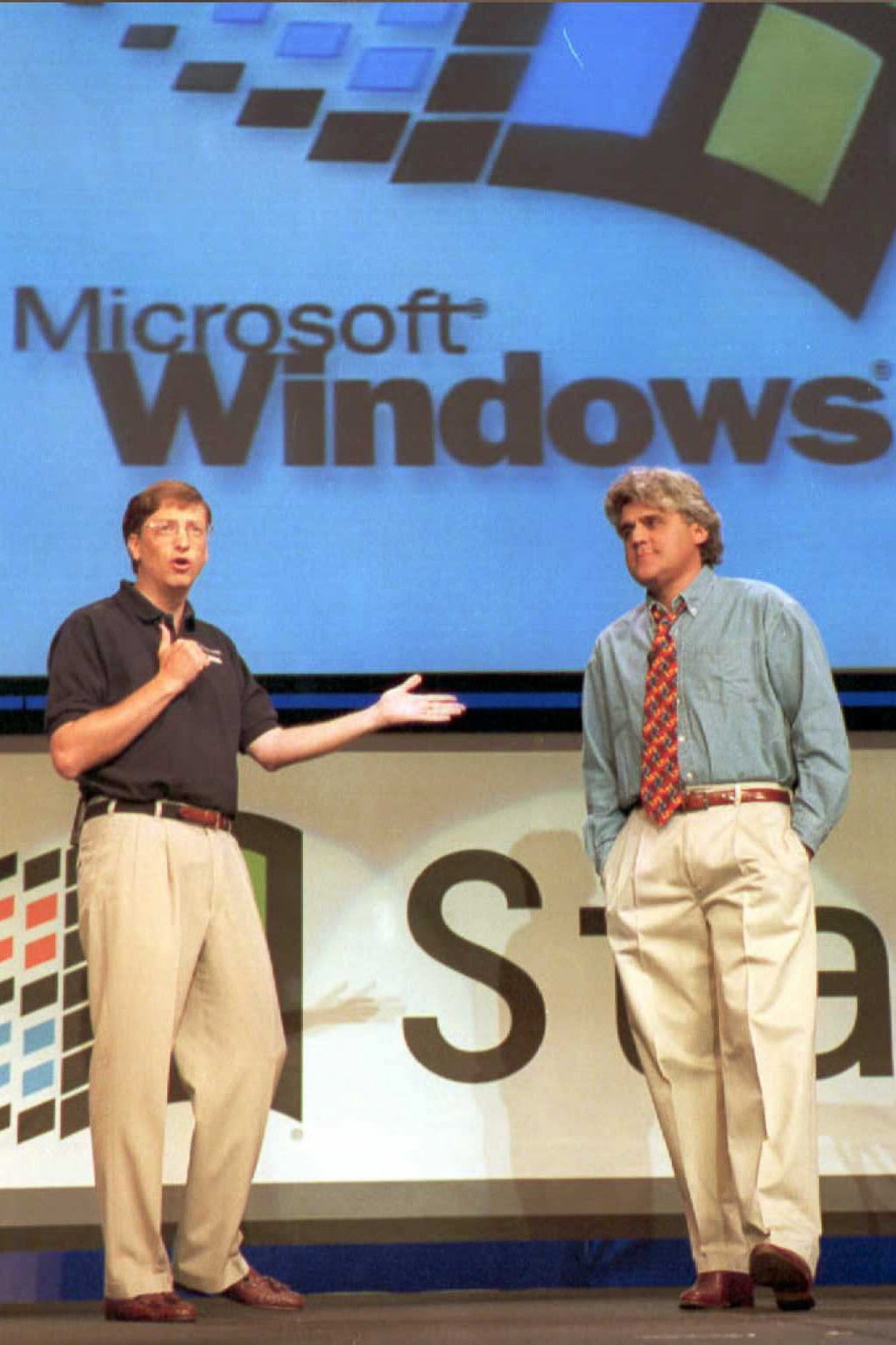 5/9/1995, Bill Gate giới thiệu Windows 95 tại Madrid, Tây Ban Nha.