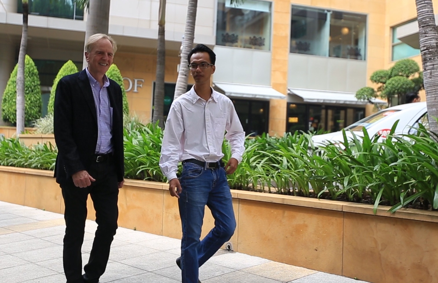 Cuu CEO Apple thich Pho Viet Nam hinh anh