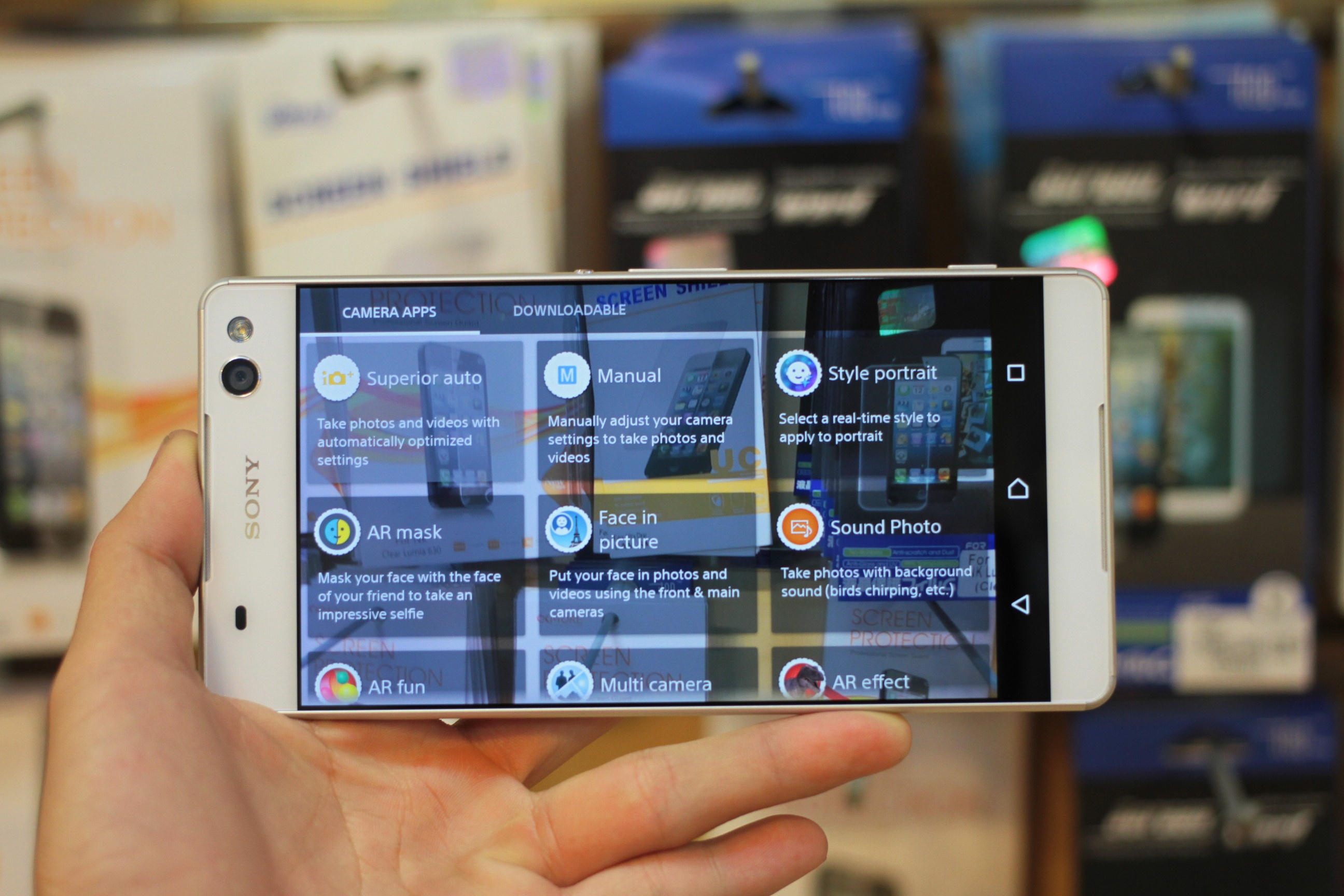 Dap hop Sony Xperia C5 Ultra gia 7,8 trieu dong o VN hinh anh