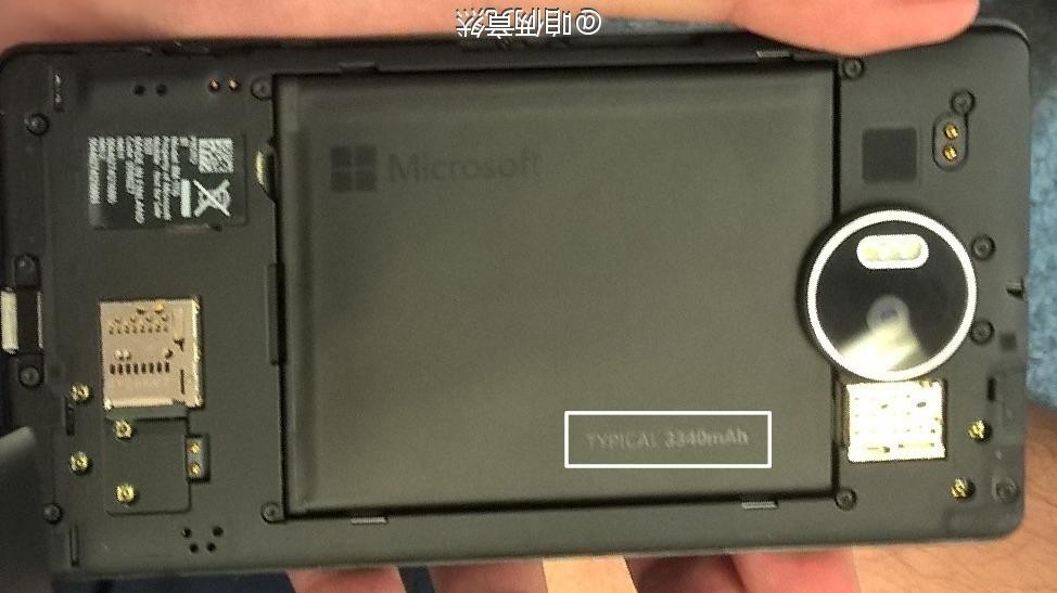 Lumia 950 XL co the dung pin 3.340 mAh, vo thao roi hinh anh