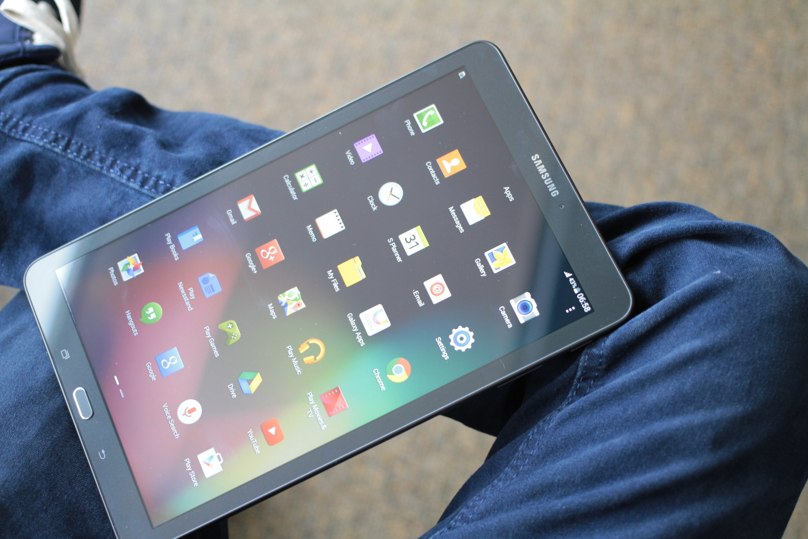 Anh Galaxy Tab E - tablet man hinh lon, gia 6 trieu dong hinh anh