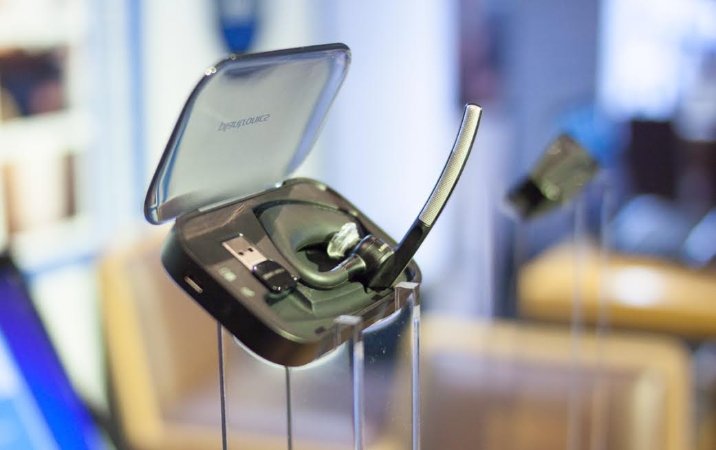 Tai nghe Plantronics chinh thuc co mat tai VN hinh anh