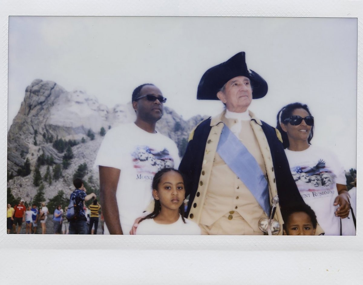 Điều gì làm cho hình ảnh của  Hawkeye trở nên đặc biệt? Đó là góc nhìn khác đầy khác biệt từ cậu bé với thế giới xung quanh mà không phải ai cũng nhận ra.