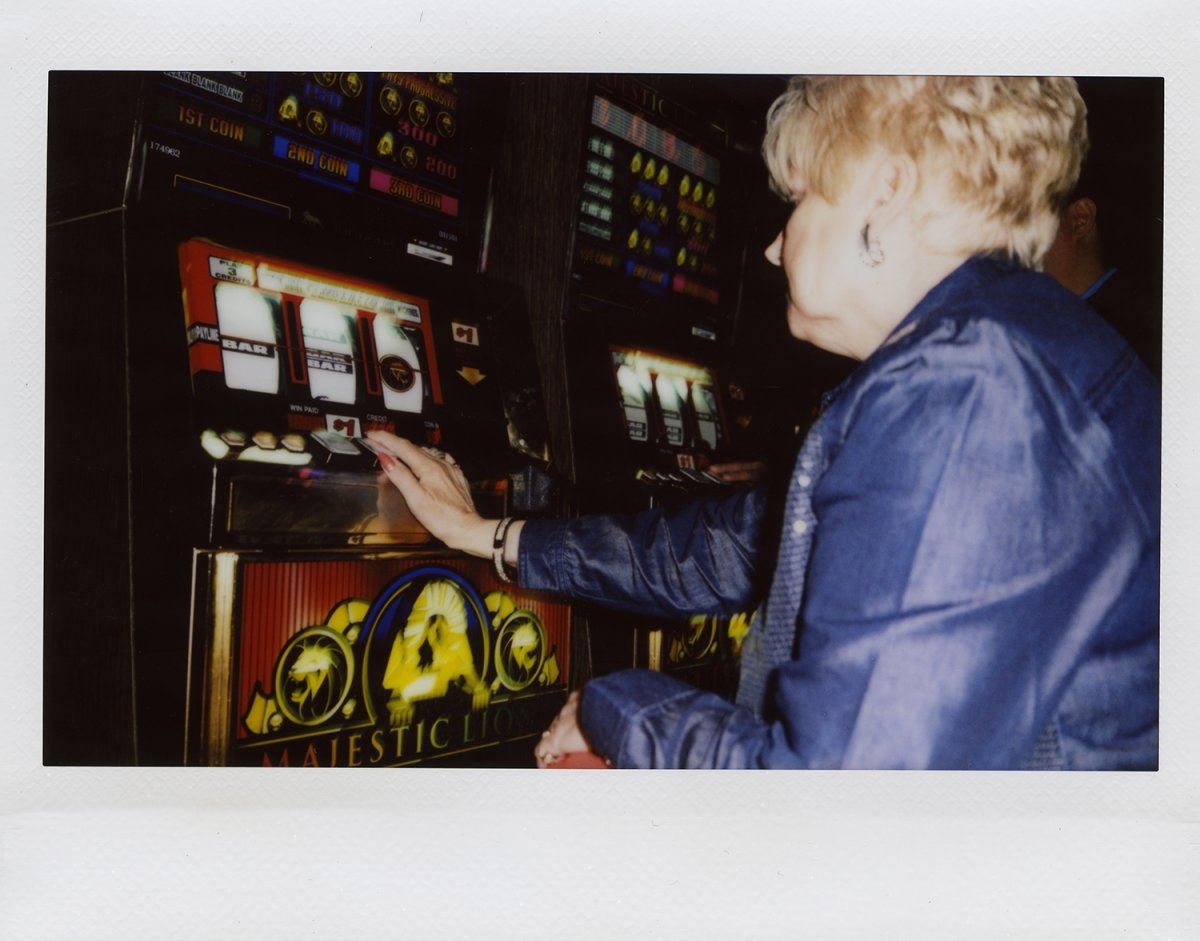 Ban đầu, Huey chỉ muốn Hawkeye học cách cầm máy. Nhưng giờ đây, những điều Hawkeye làm được đã vượt xa điều tượng tượng của ông bố.