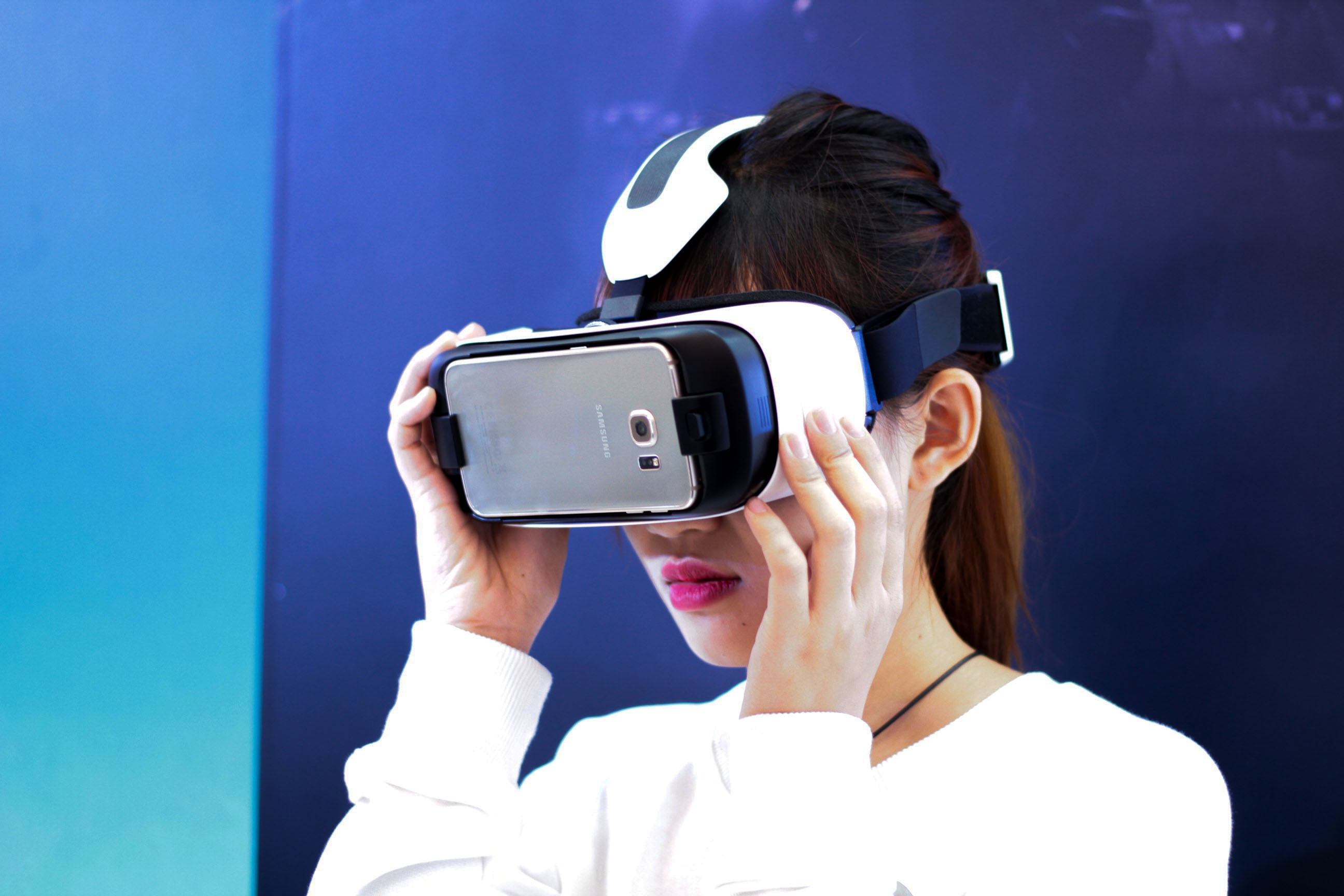 Trai nghiem kinh thuc te ao Samsung Gear VR tai Viet Nam hinh anh
