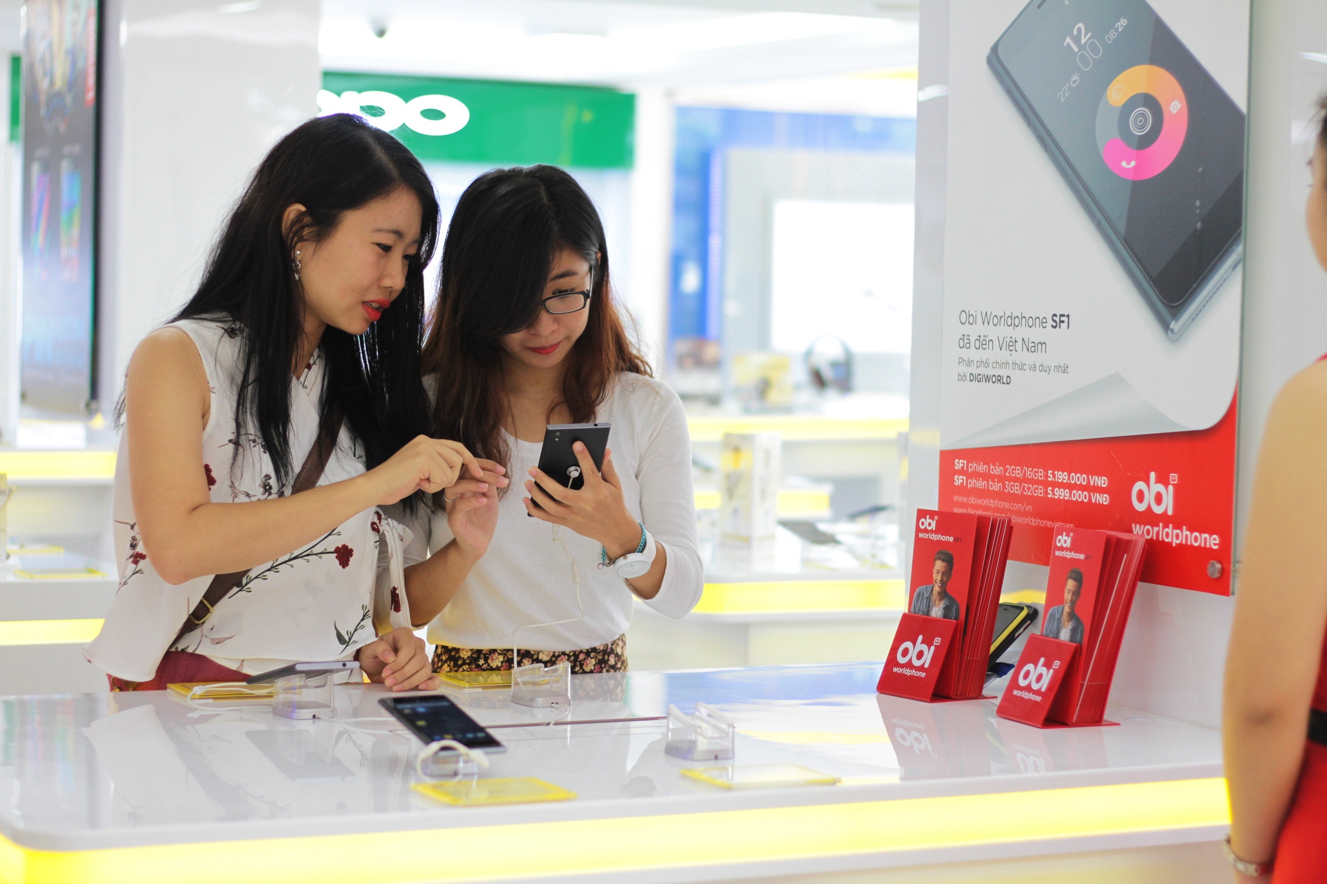 Ngay dau ban ra Obi Worldphone tai Viet Nam hinh anh