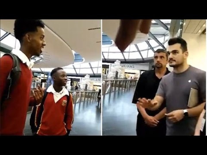 Apple xin loi sau khi nhan vien phan biet chung toc hinh anh