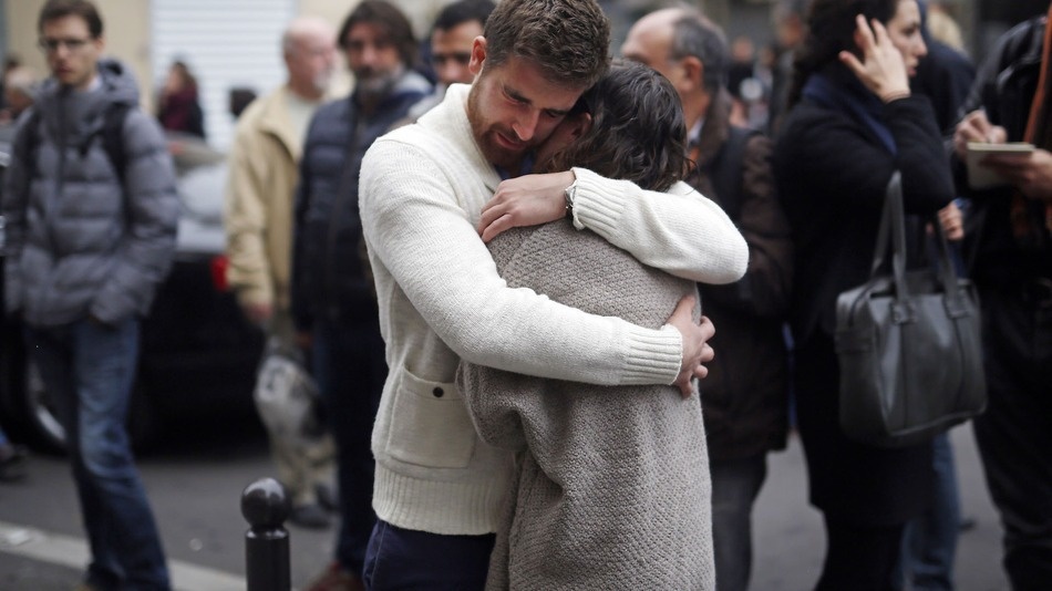 Nhieu nha mang mien phi cuoc goi dien den Phap hinh anh