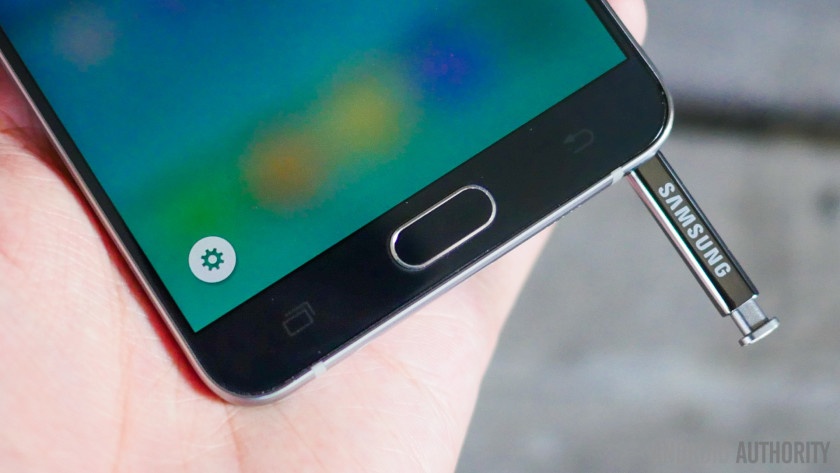 Samsung them canh bao ve S Pen tren Note 5 moi ban ra hinh anh