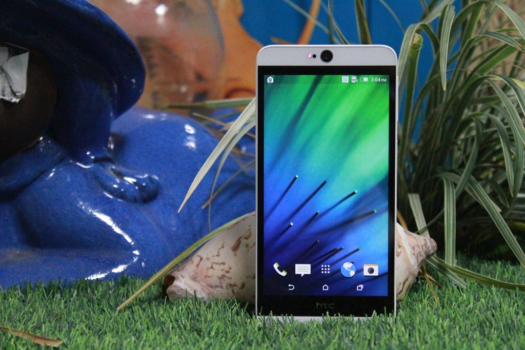 Mo hop HTC Desire 826 Dual chuyen selfie hinh anh