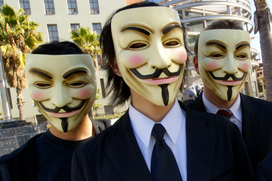 Anonymous tan cong web Thu tuong Nhat de phan doi san ca voi hinh anh