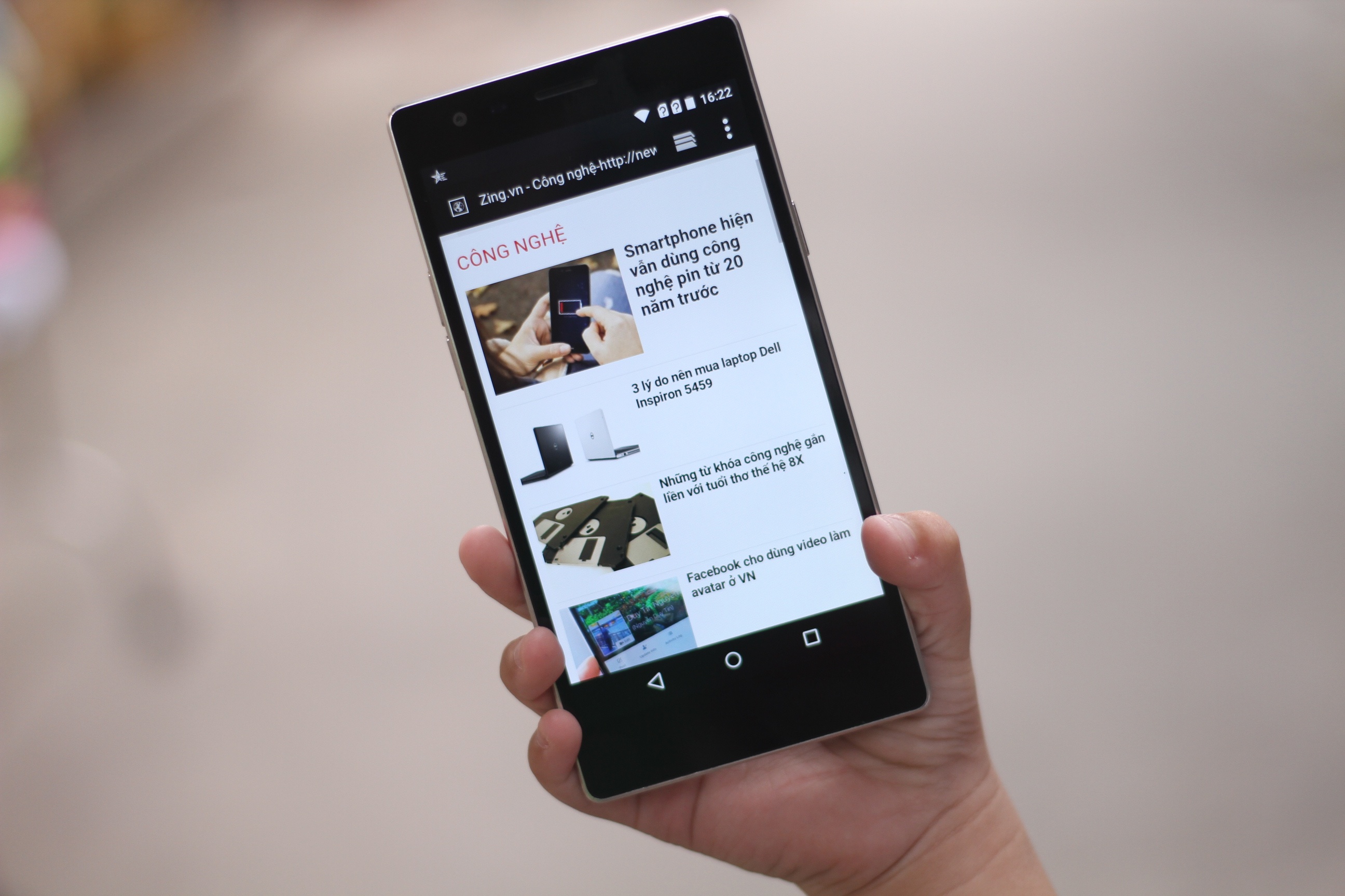 Mo hop di dong 5,5 inch, pin 3.000 mAh gia 2,8 trieu o VN hinh anh