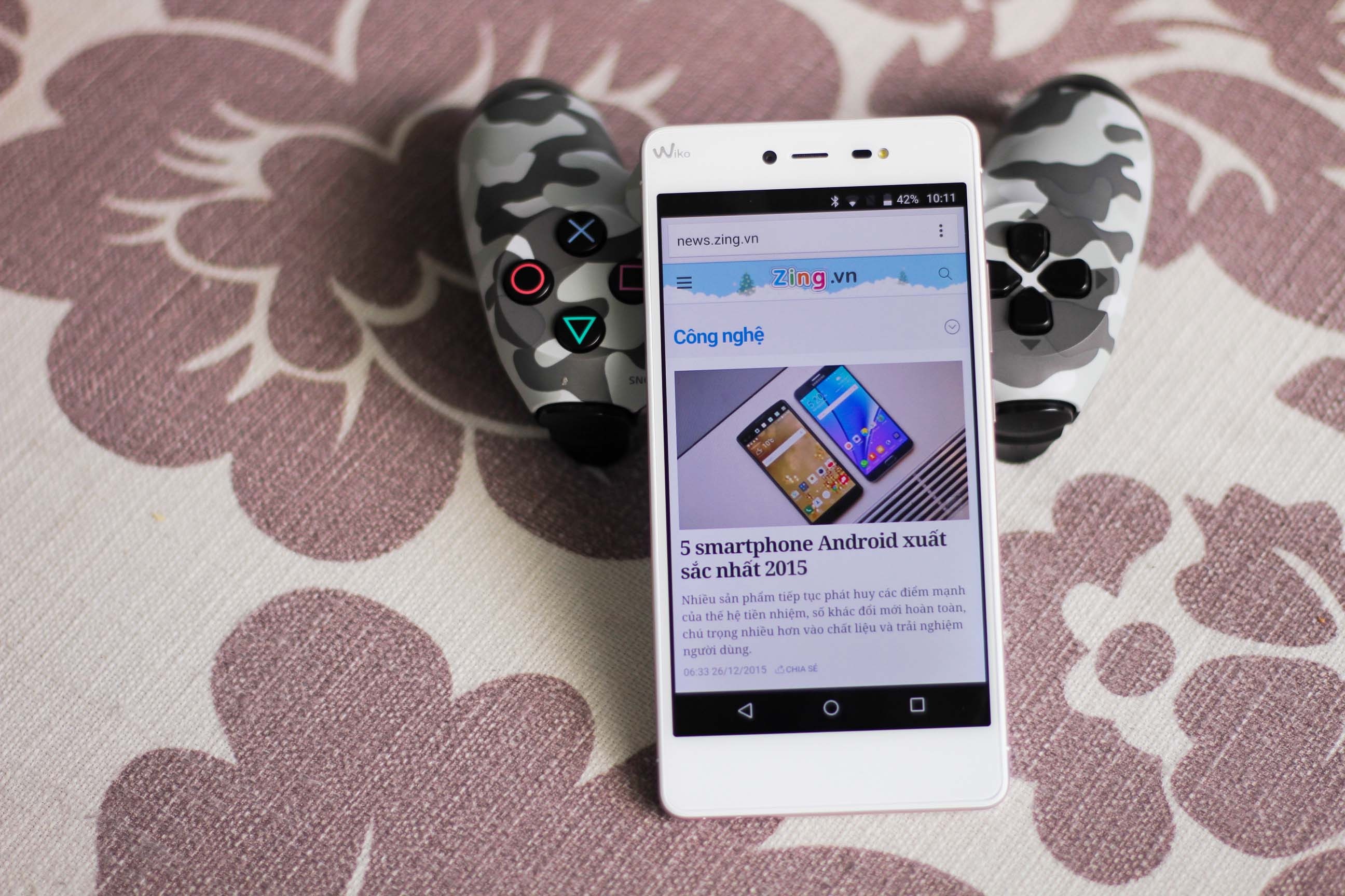 Mo hop smartphone RAM 3 GB, ho tro 4G gia 5 trieu o VN hinh anh