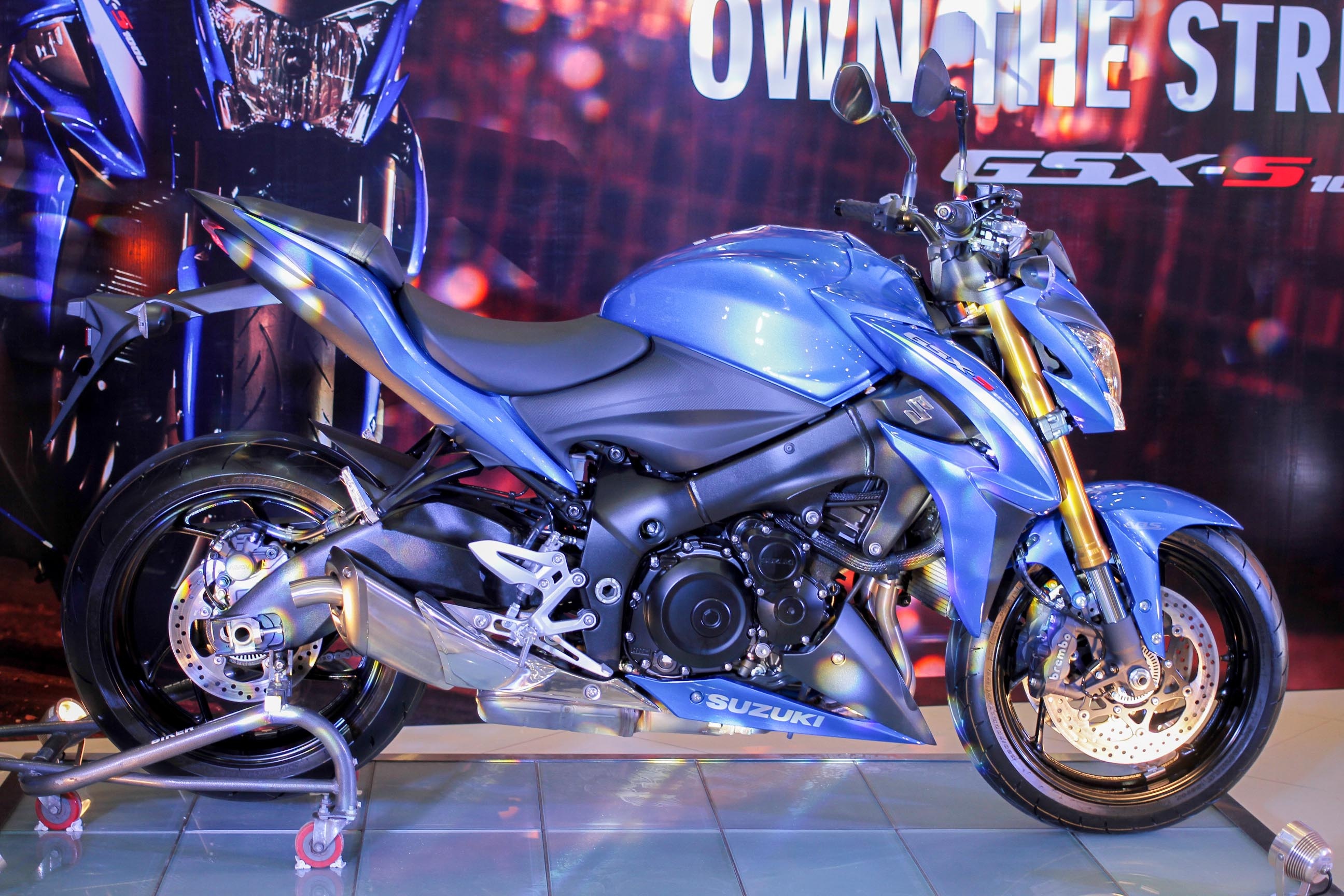 Chi tiet Suzuki GSX-S1000 gia 415 trieu tai Viet Nam hinh anh