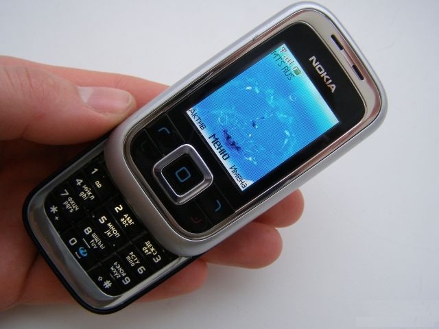 10 dien thoai dinh dam truoc thoi iPhone xuat hien hinh anh