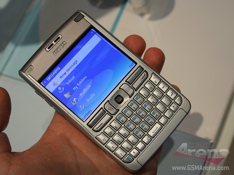 Nhung di dong ra mat o MWC cach day 10 nam hinh anh