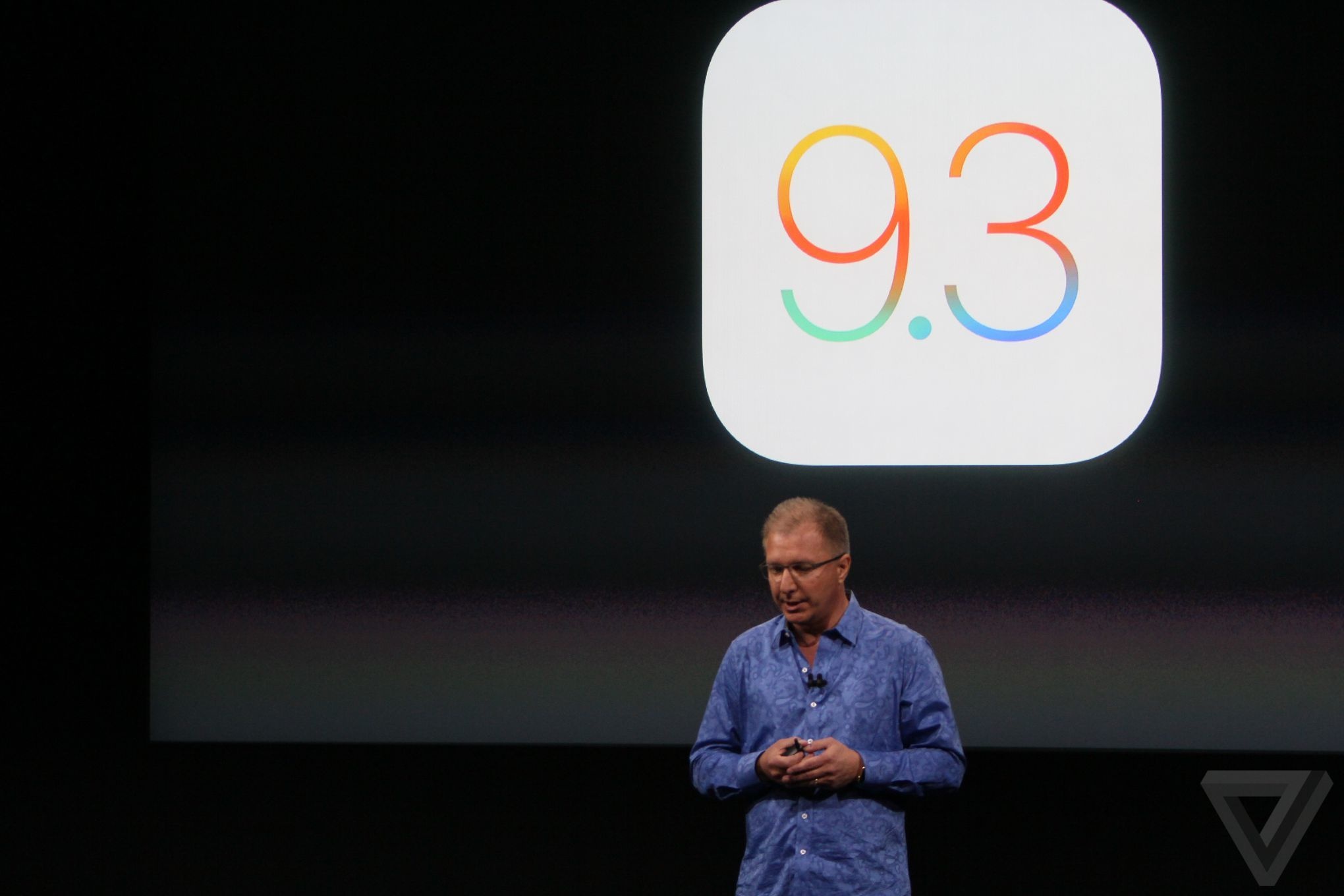 Apple gioi thieu iOS 9.3 hinh anh