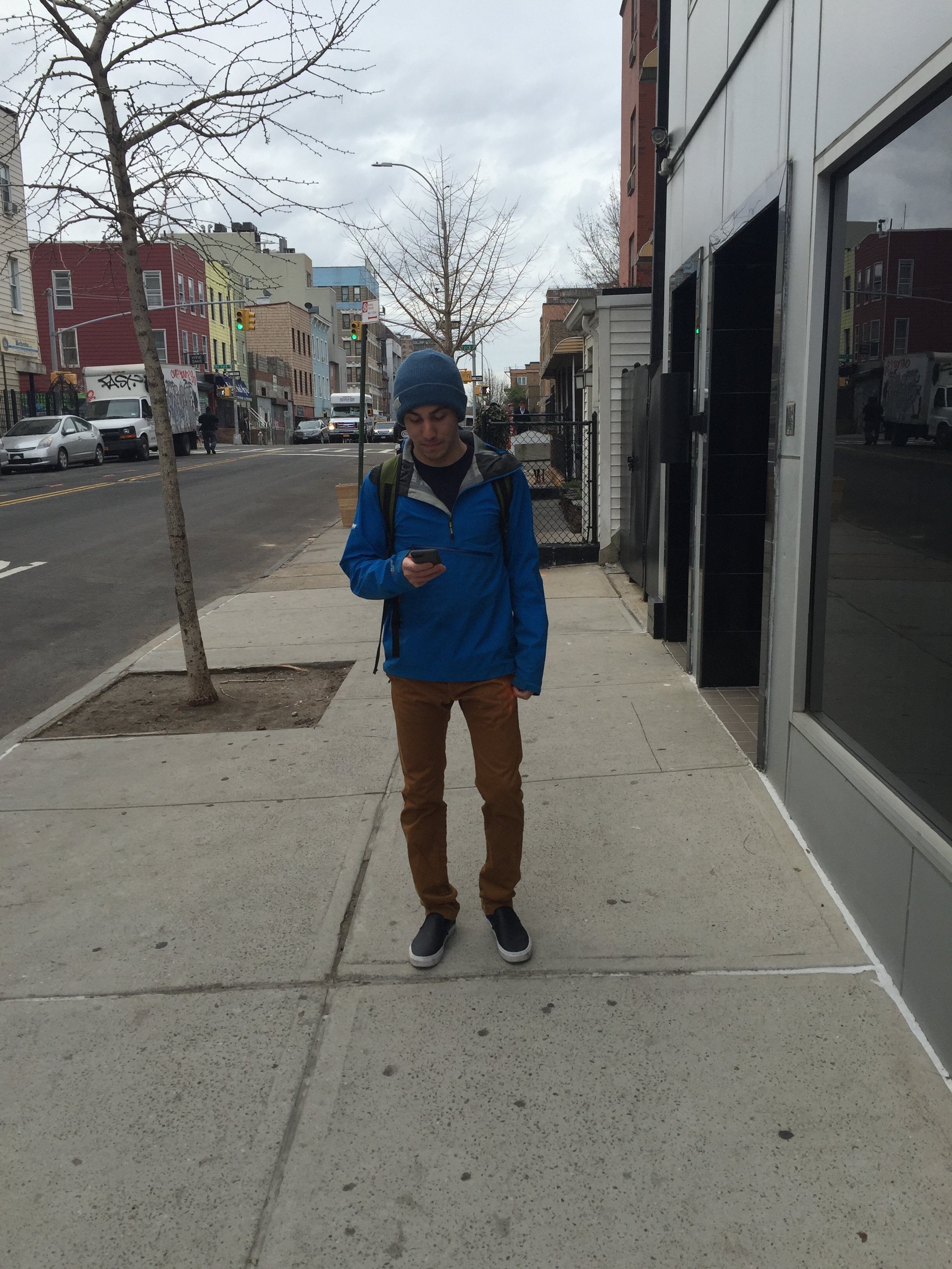 chang trai khong dung dien thoai trong 7 ngay anh 1