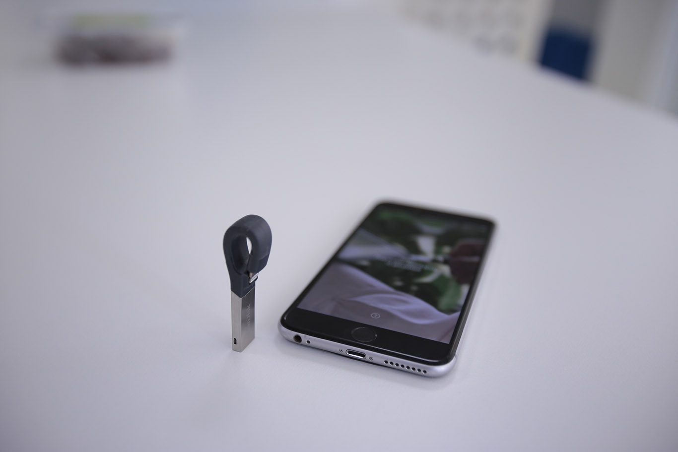 The nho Sandisk iXpand Flash Drive cho iPhone anh 3