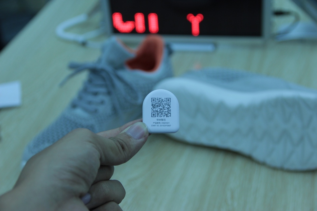 giay thong minh xiaomi tai Viet Nam anh 6