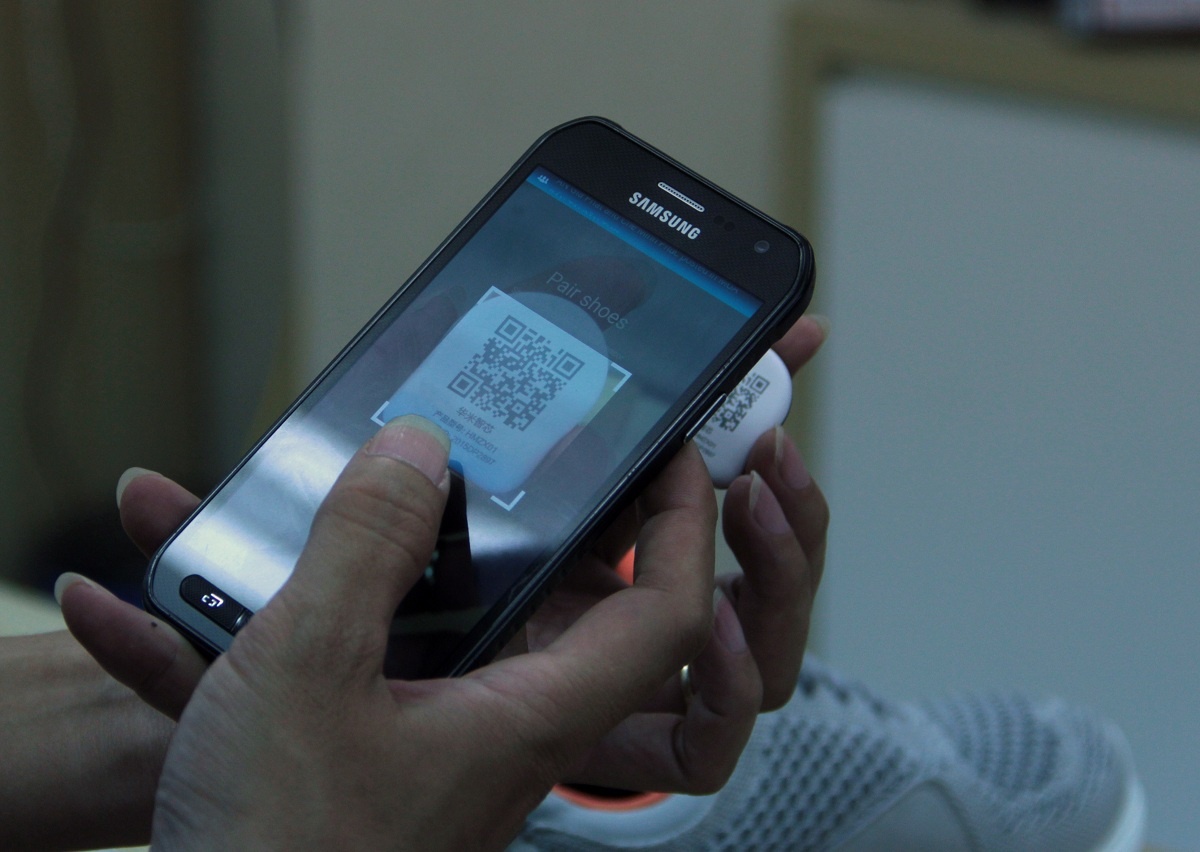 giay thong minh xiaomi tai Viet Nam anh 7