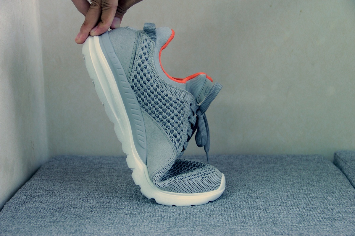 Giay thong minh Xiaomi 90 gia 750.000 dong tai VN hinh anh