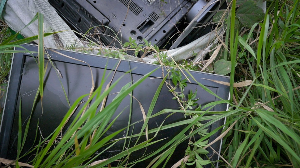 Hanh trinh tu My toi bai rac Hong Kong cua may tinh cu hinh anh