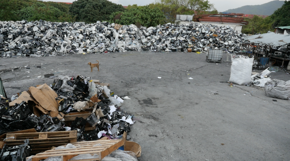 rac thai dien tu duoc xu ly the nao anh 11