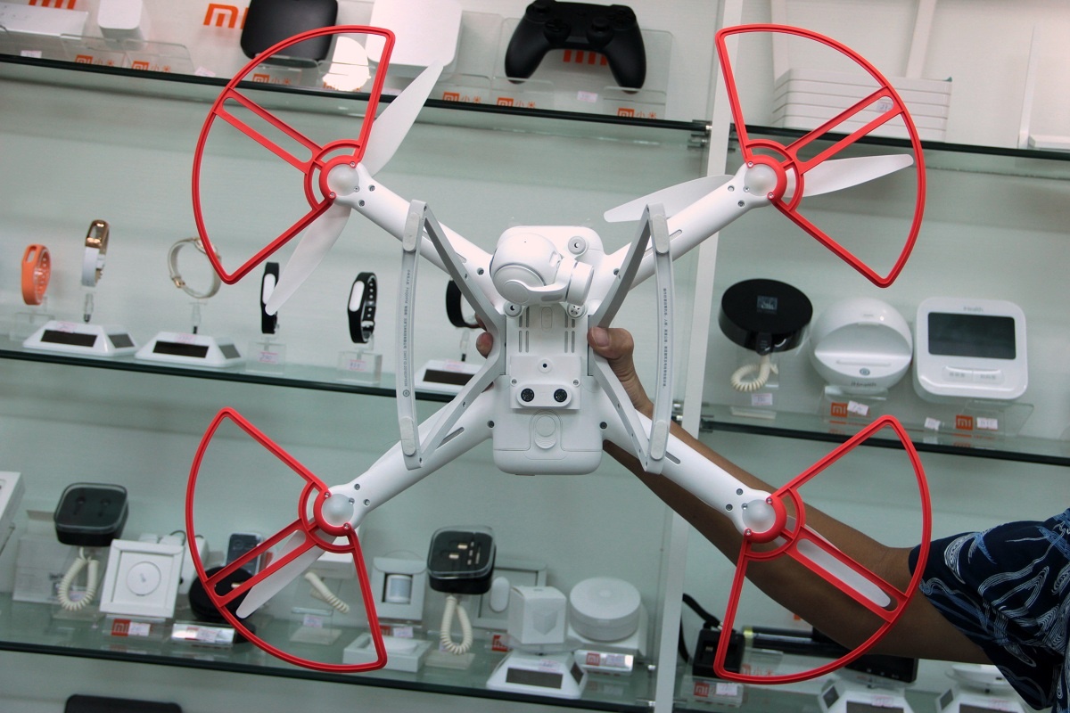 tren tay Xiaomi Mi Drone tai Viet Nam anh 5