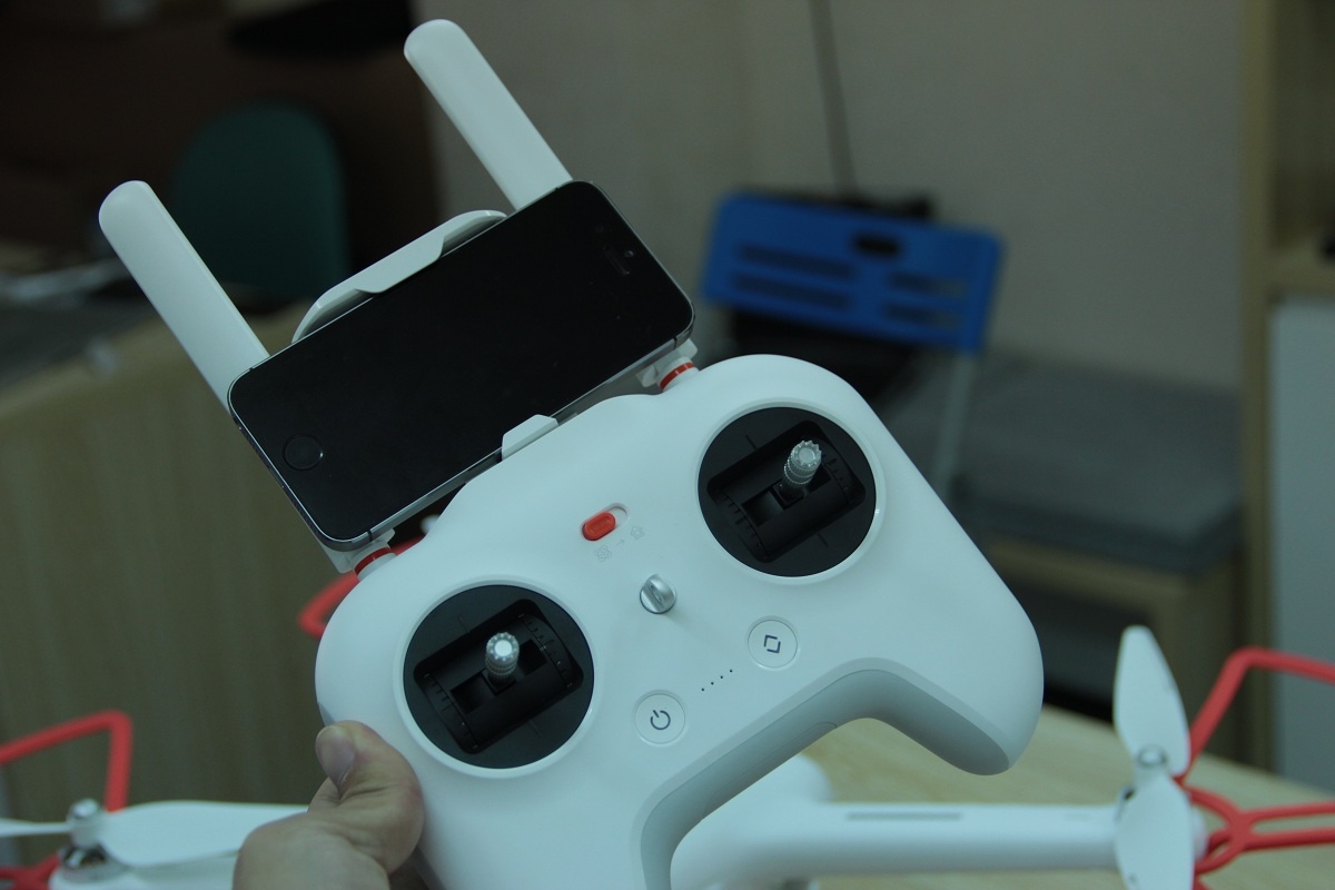 tren tay Xiaomi Mi Drone tai Viet Nam anh 8