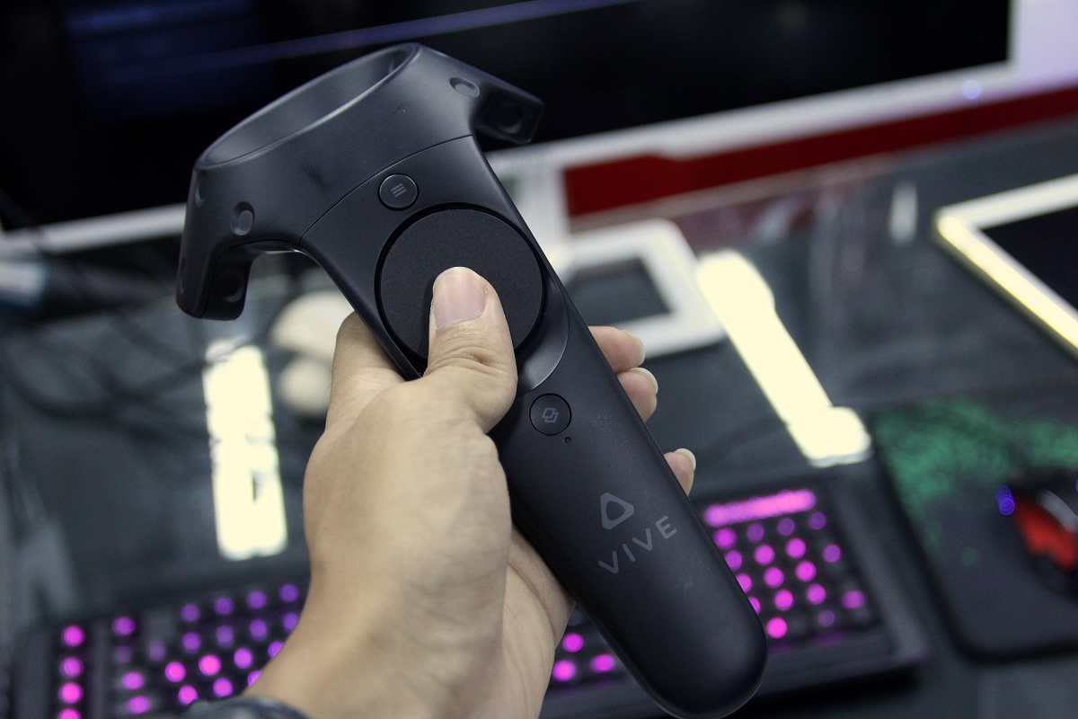 kinh thuc te ao HTC Vive tai viet nam anh 2