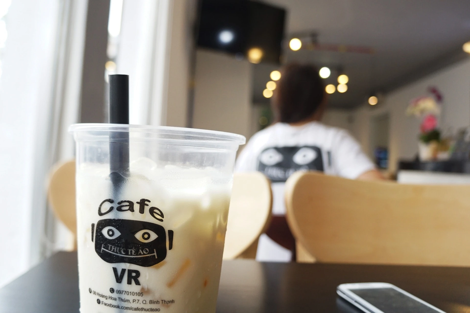 quan ca phe thuc te ao mien phi o sai gon anh 11