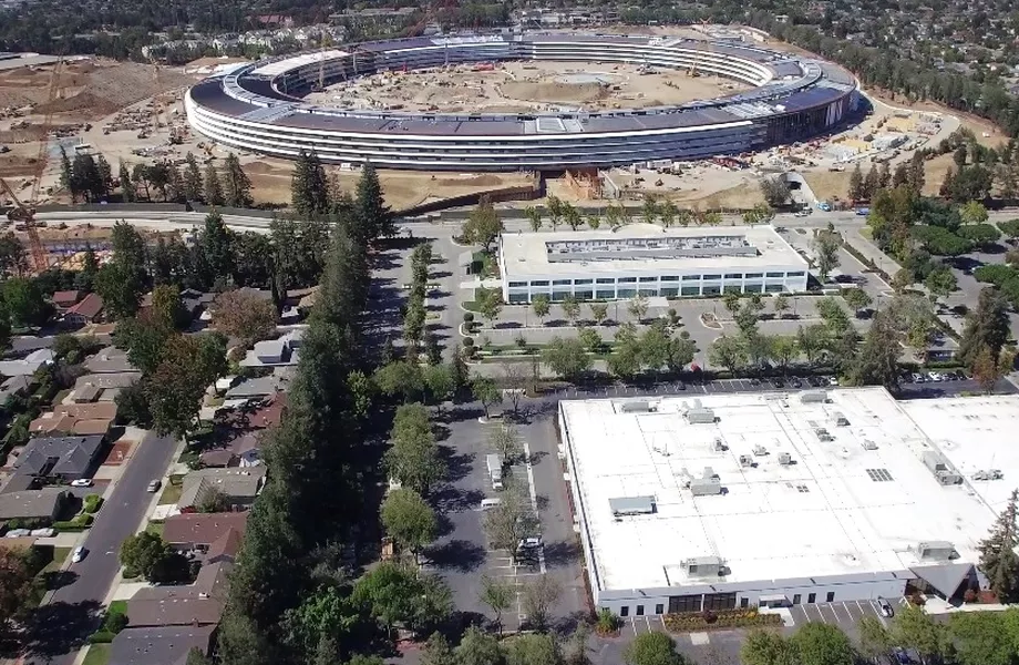 Anh chup tren cao tru so Apple Campus 2 dang xay dung hinh anh