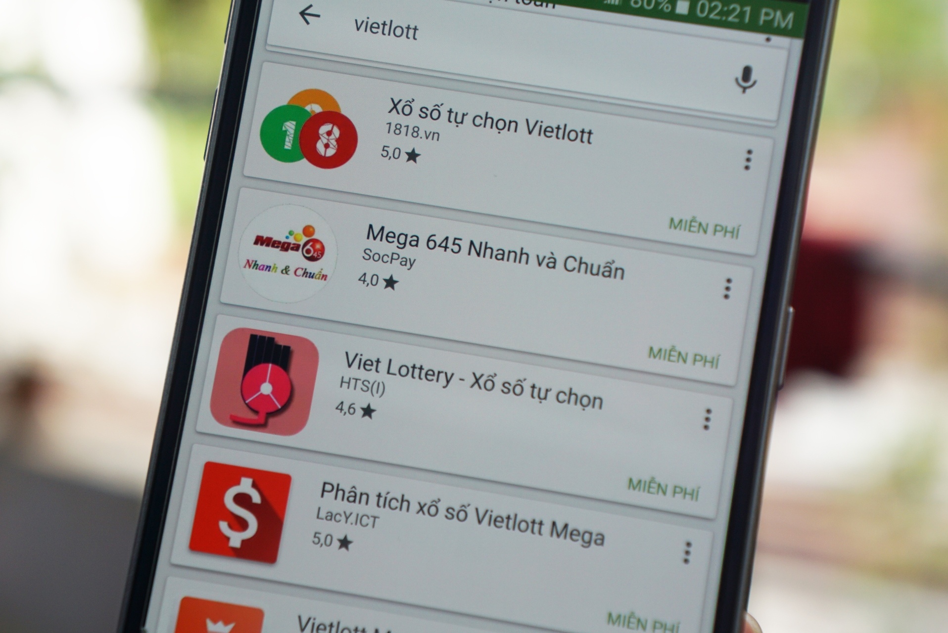 Ung dung xo so kieu My tran ngap tren di dong hinh anh