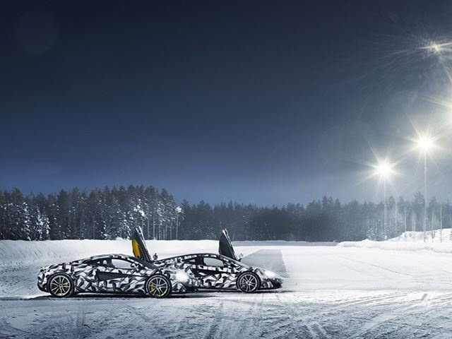 lai sieu xe trong tuyet anh 6