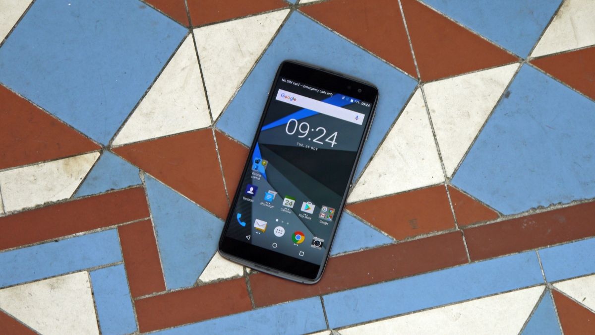 BlackBerry DTEK60 ra mat: RAM 4 GB, gia 499 USD hinh anh