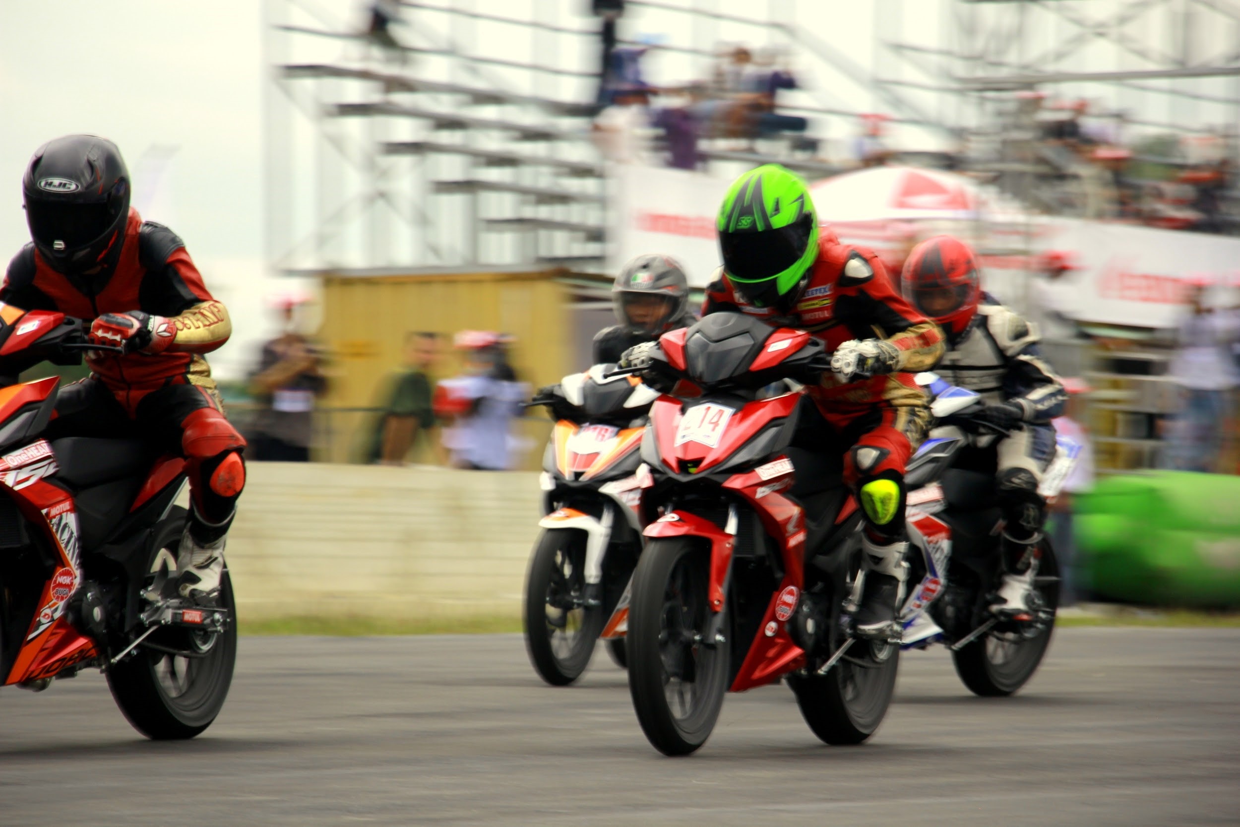 dua xe binh duong anh 2