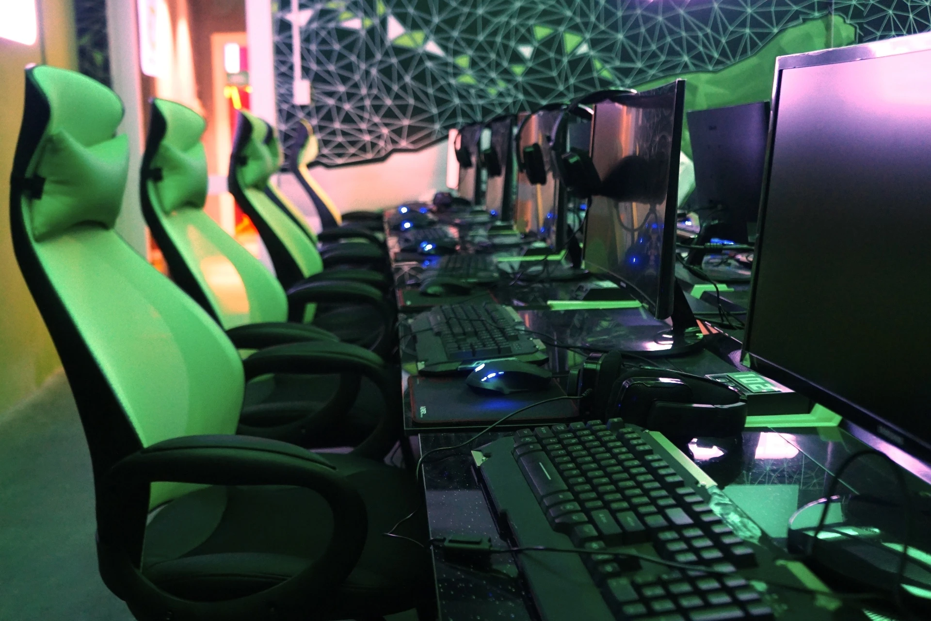 phong game khung nhat Sai Gon anh 1