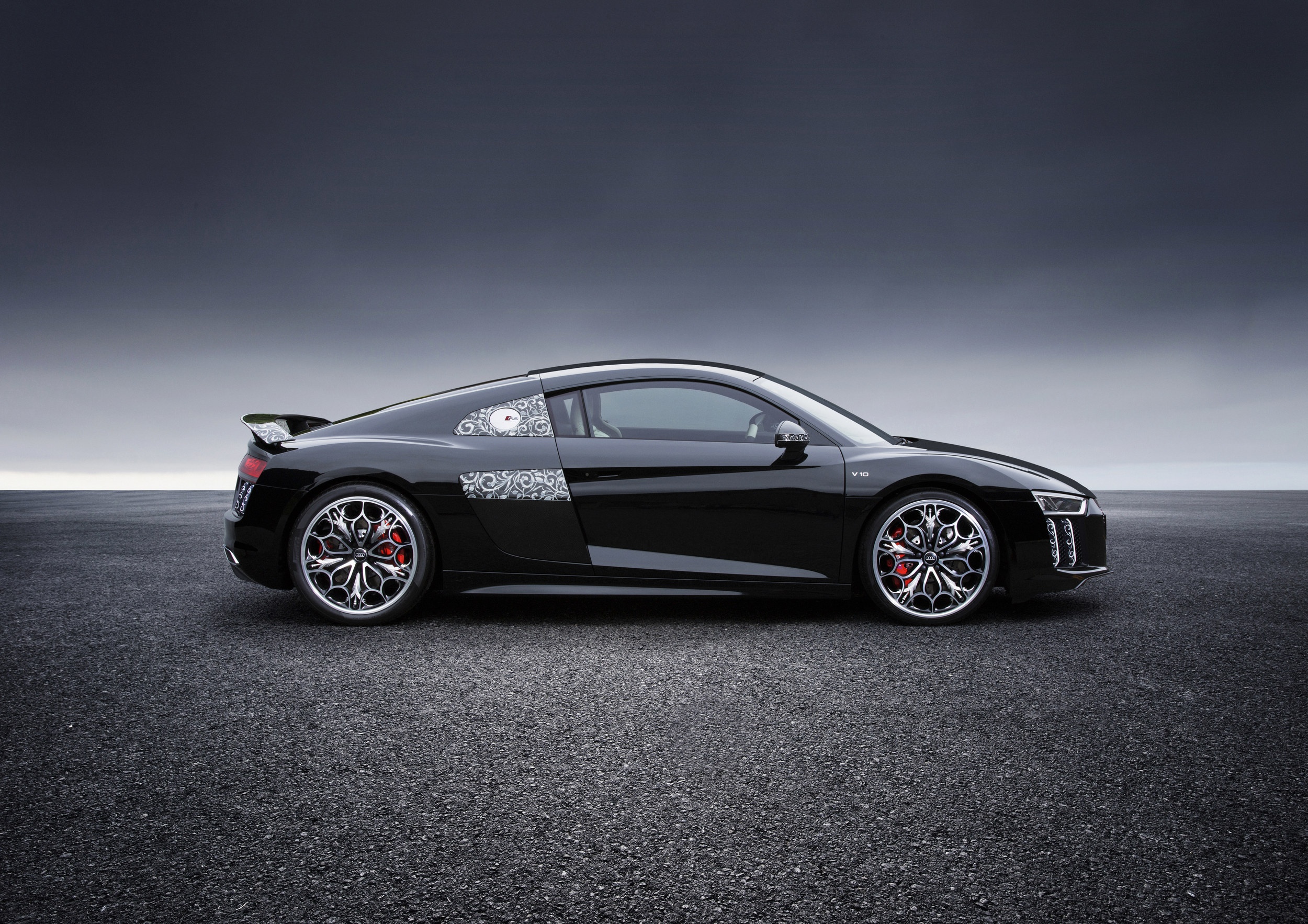 Audi R8 2017 phien ban Final Fantasy XV anh 3