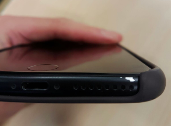 iPhone 7 tiep tuc troc son giong nhu tren iPhone 6s anh 2