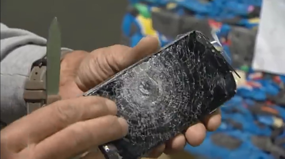 iPhone 7 chong dan thu nghiem tai Nga hinh anh